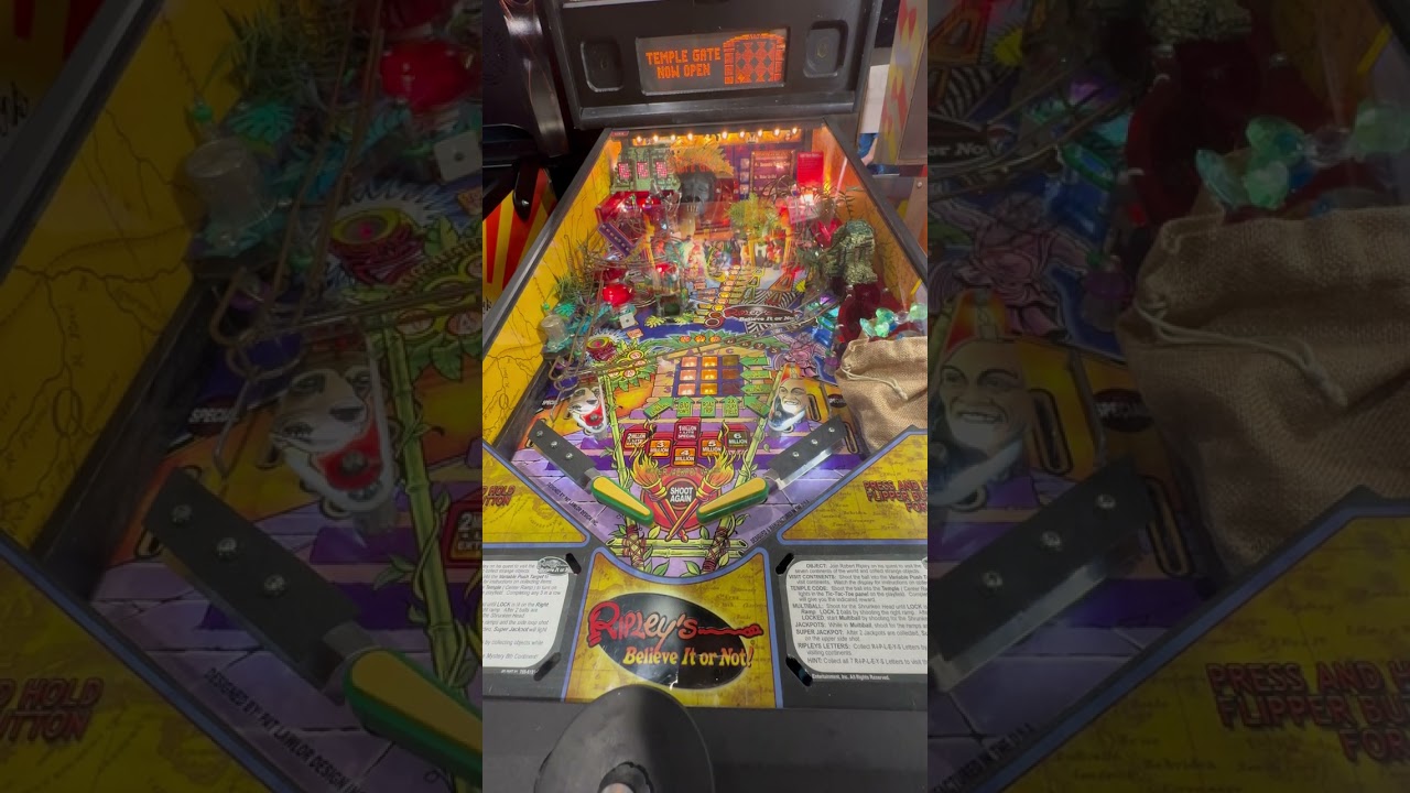 Playing Ripley's Believe It or Not! Pinball Machine Stern, 2004 at Pinball Expo 2025