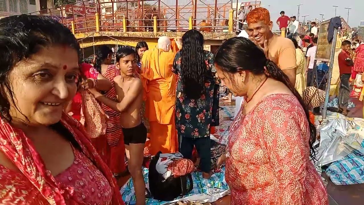 पवित्र कार्तिक पूर्णिमा गंगा स्नान। हरिद्वार। #vlog. #video #sabscribe . #ganga .