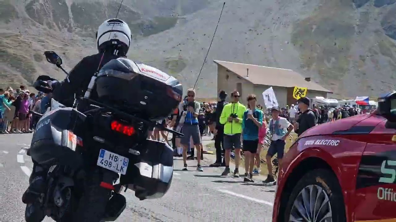LA VUELTA 2025 -  Passaggio della corsa sul Col du Lautaret 