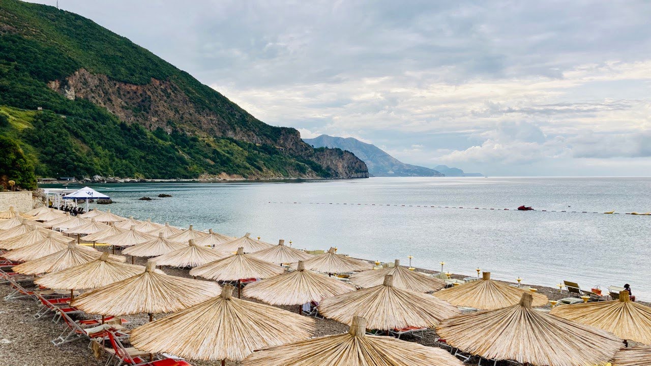 Будва. Пляж Яз, Poseidon Hotel