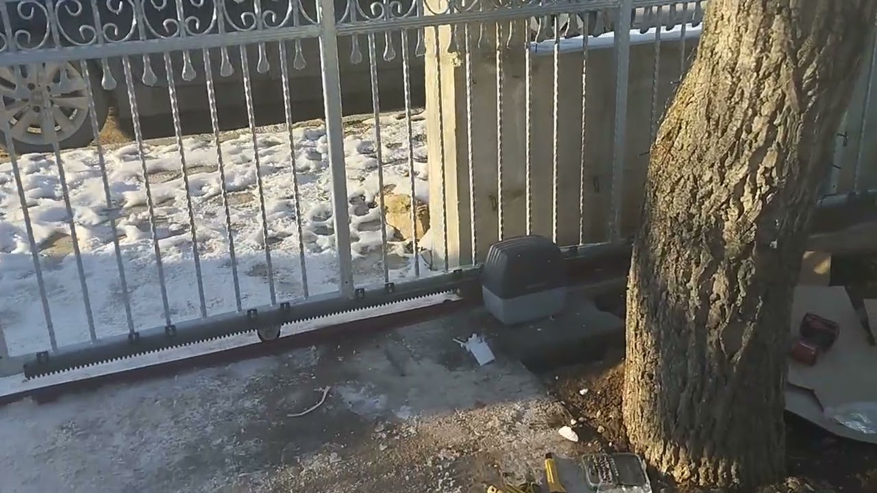 Задвижване за плъзгаща се врата Lineamatic от Hormann