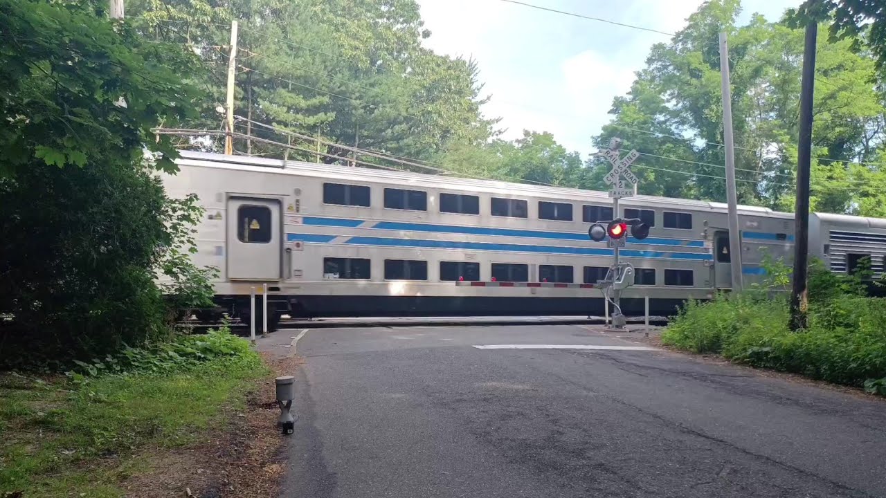 LIRR 423 Double Decker With my WCH E-Bell (606) - E Gate Drive Railroad Crossing, Huntington NY
