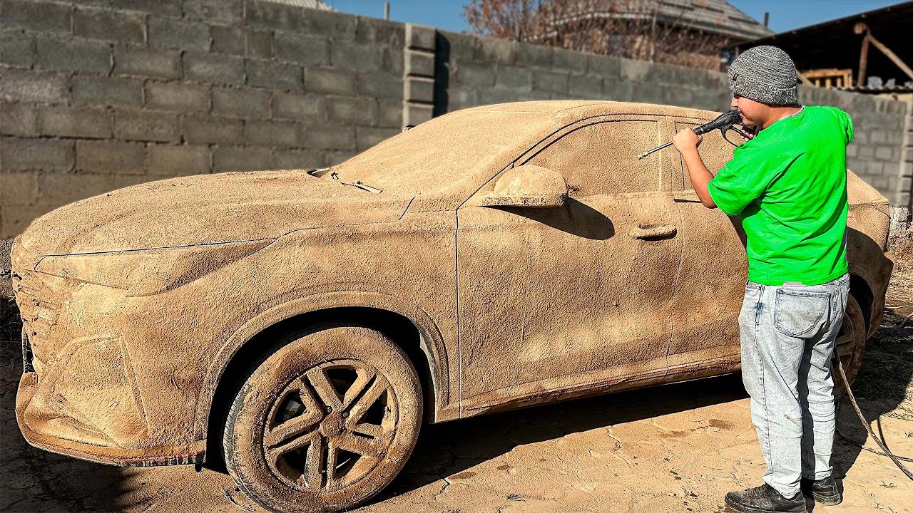 Dirty Changan Yuni Z/ found in the swamp