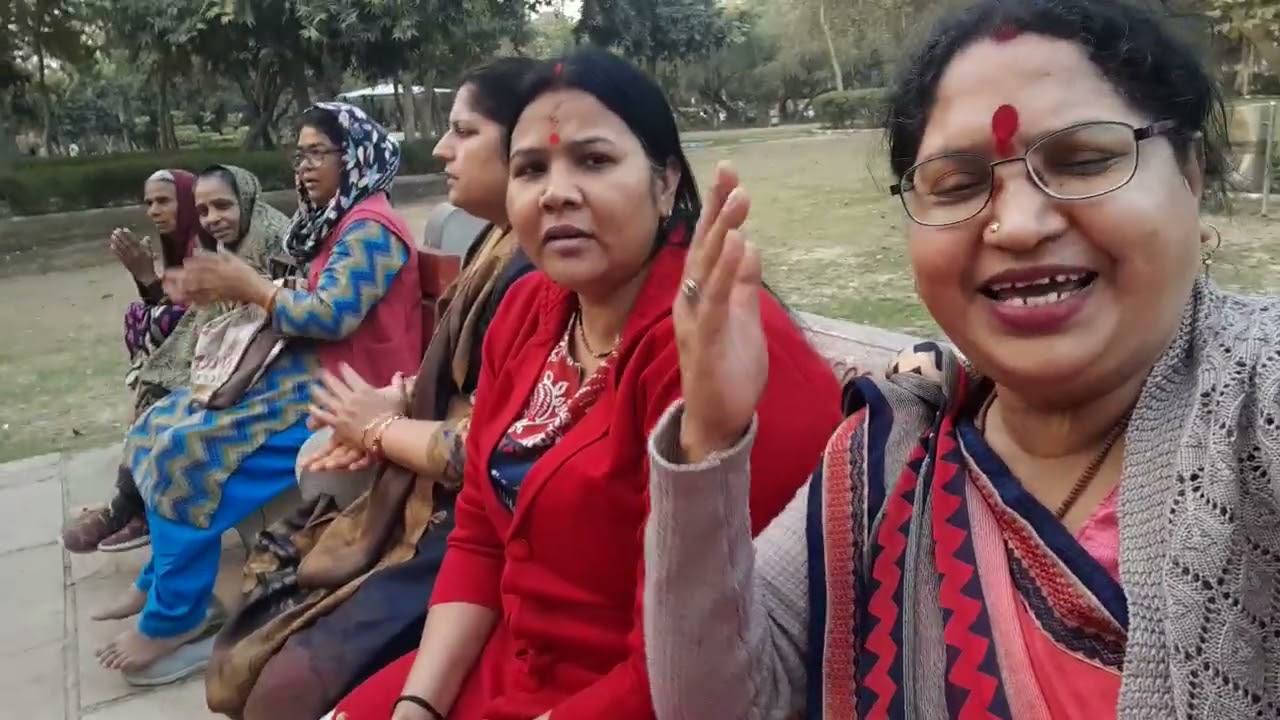 बहुत ही सुंदर होली गीत  # मथुरा मे उड़य गुलाल जाग गयी 