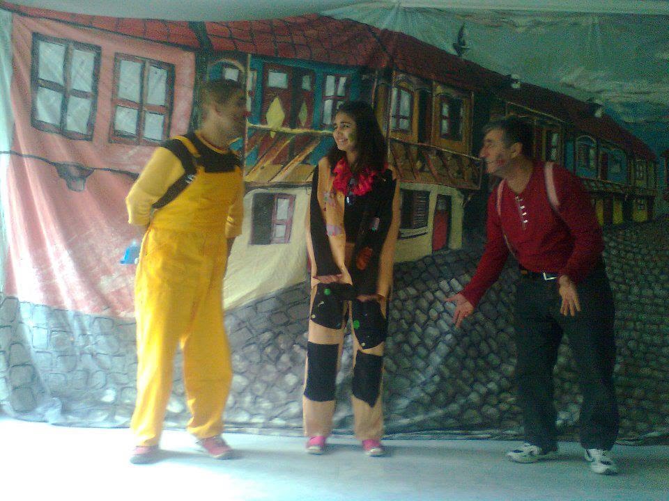 ADANA GENÇ DOSTLAR TİYATROSU  MIKNATIS ÇOCUK OYUNU (1 BÖLÜM ) 2011