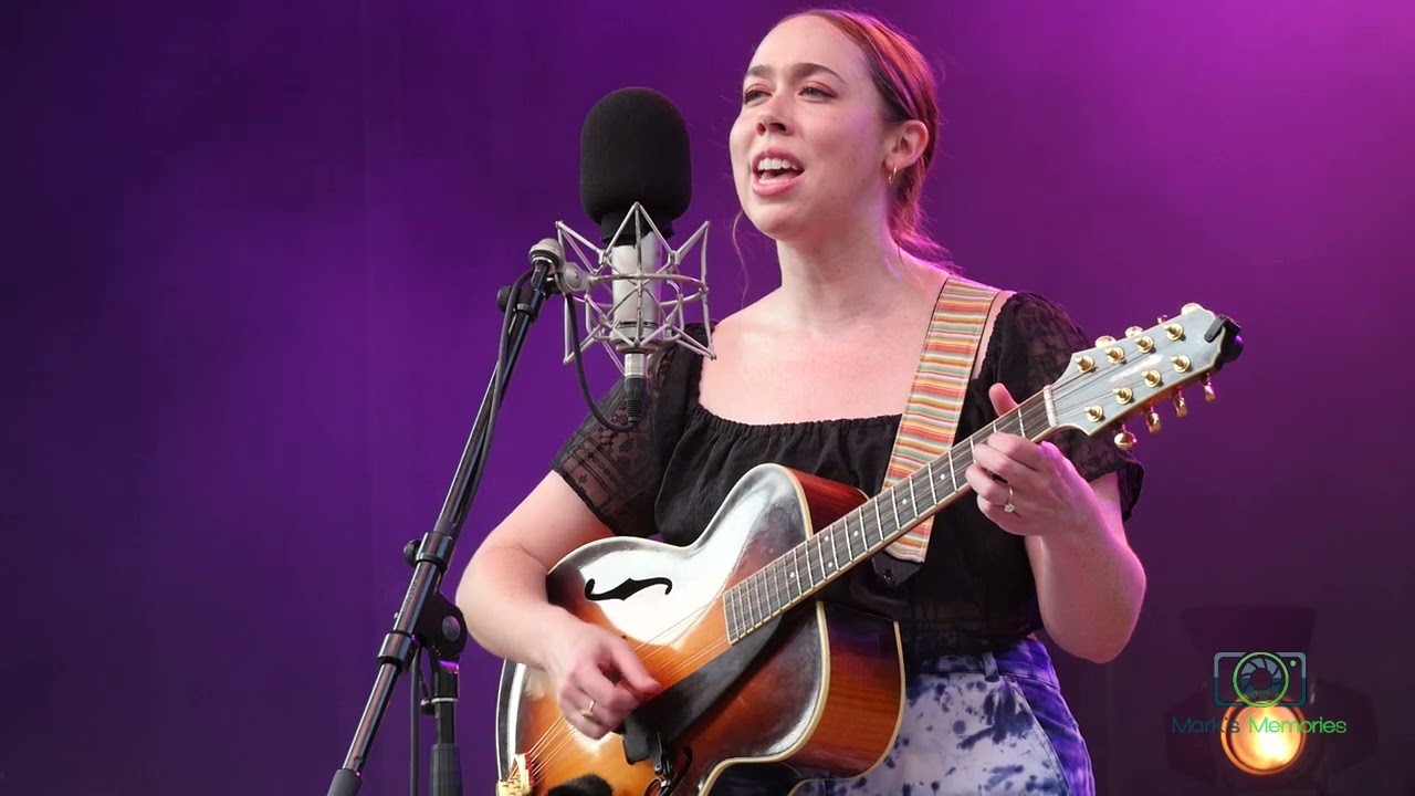Sarah Jarosz  |  2022-07-31  |  Blue Heron
