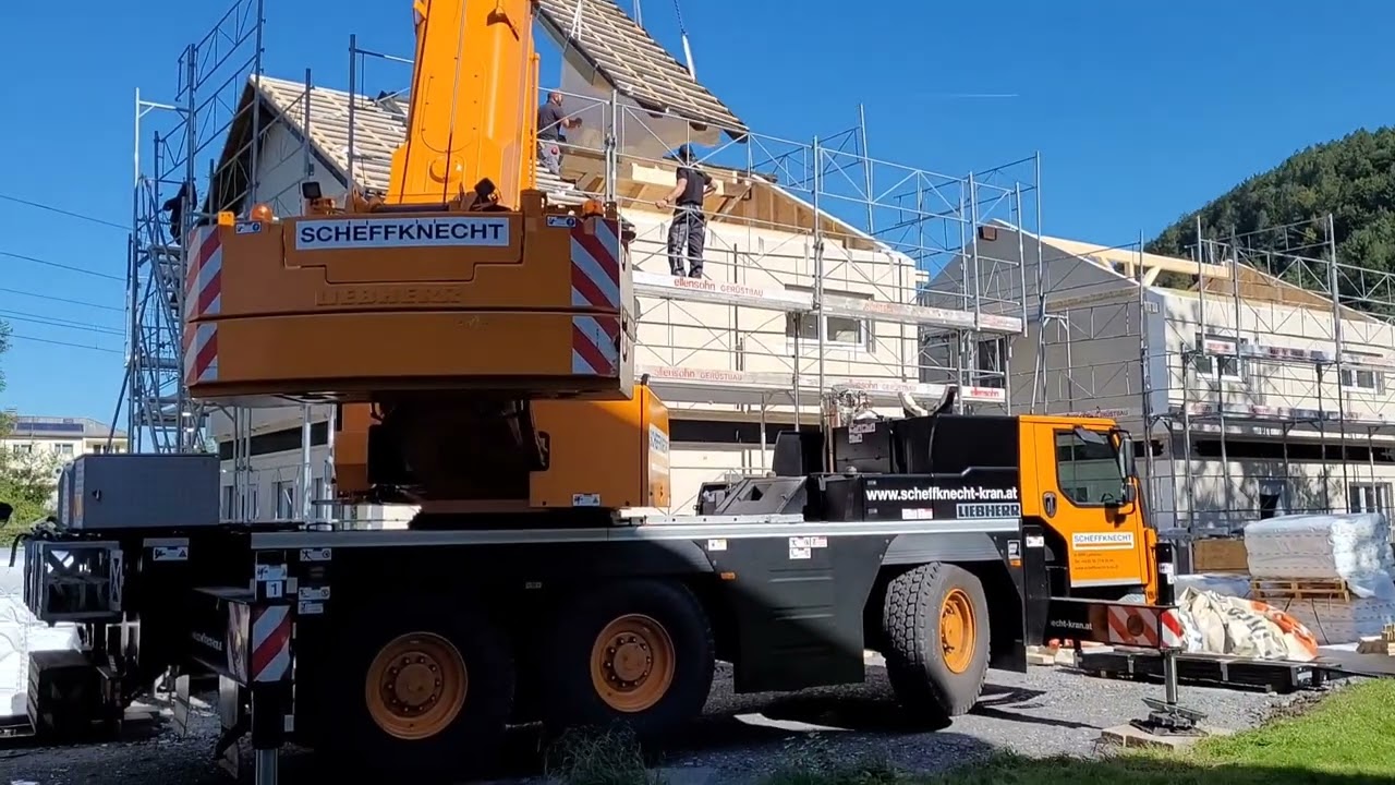Liebherr Mobilkran LTM 1050 3.1 - Hausbau in Feldkirch - 2022