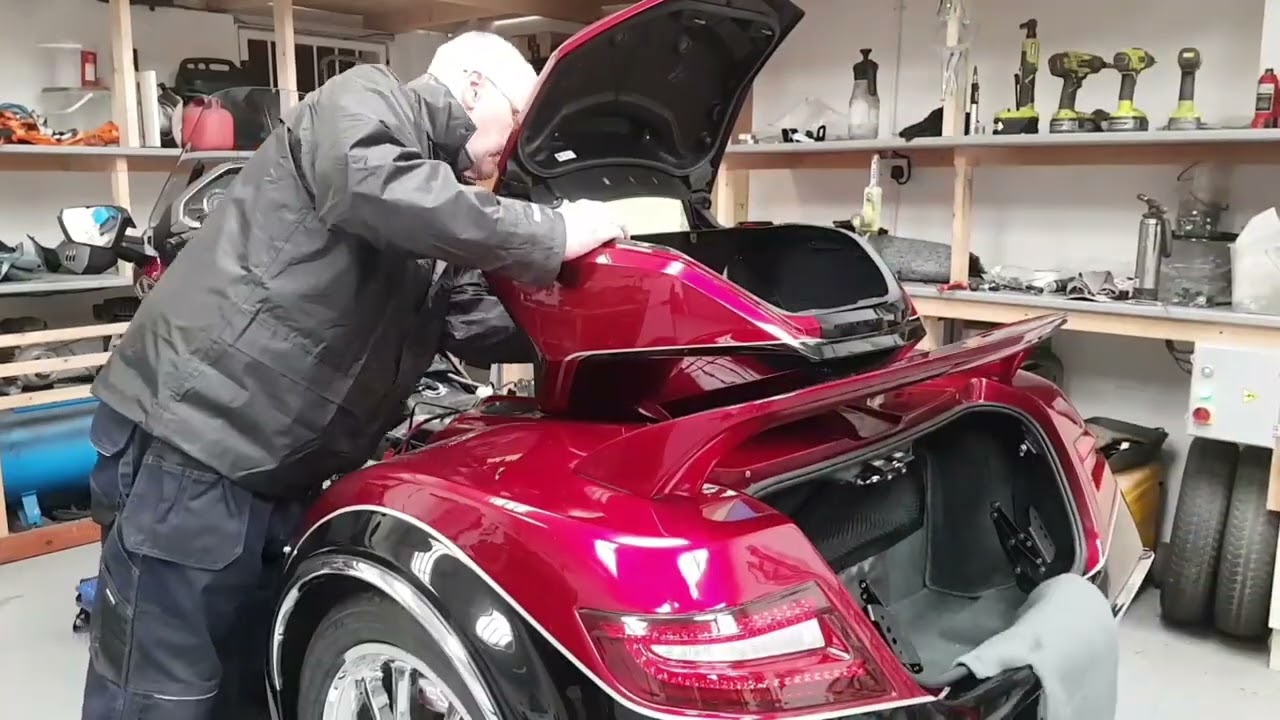 T099 2021 DCT GL1800  - CSC Encore Kit - Body Shell Install