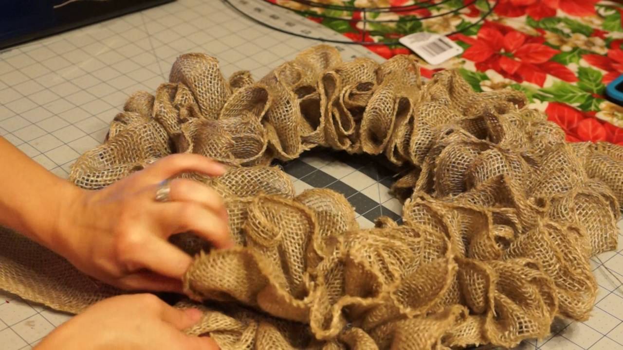 Венок из мешковины с оборками/Венок из мешковины с протяжкой 1