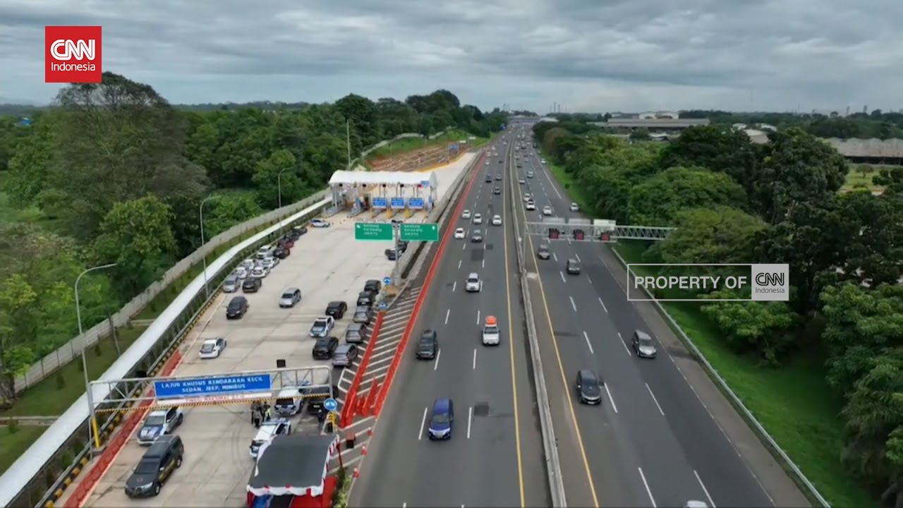 H-3 Lebaran, Begini Suasana One Way di Tol Cikampek dari Udara