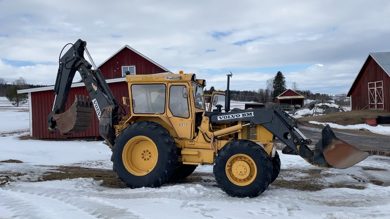 Köp Grävlastare Volvo BM 646 på Klaravik