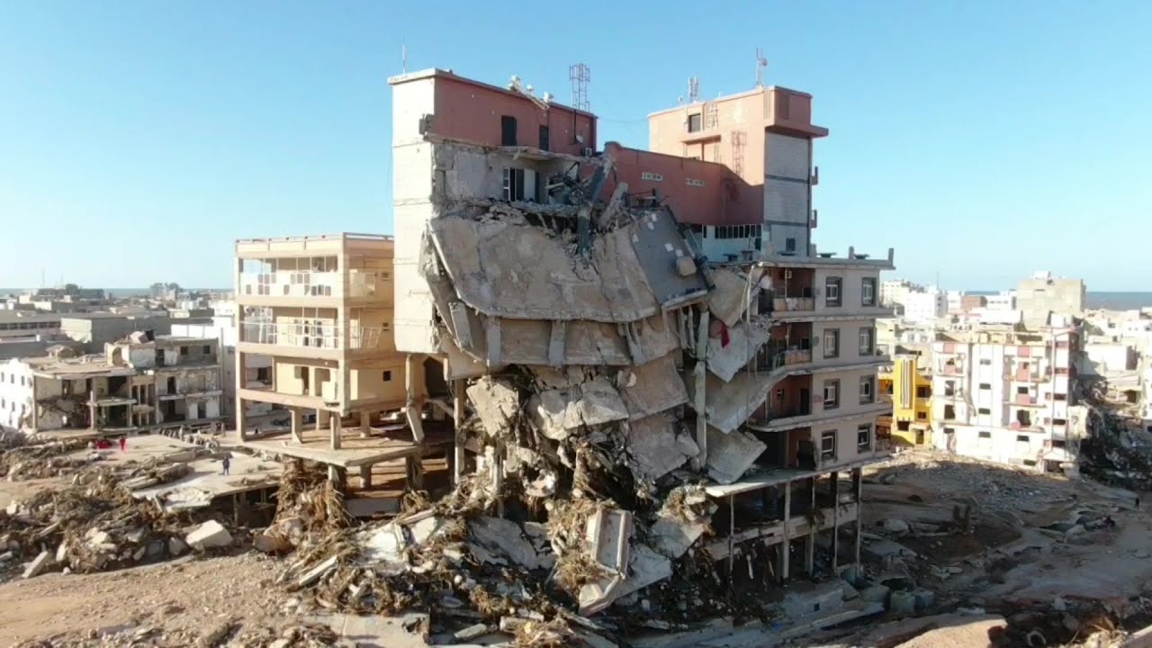 VUES AERIENNES de la ville libyenne de Derna après des inondations meurtrières | AFP Images