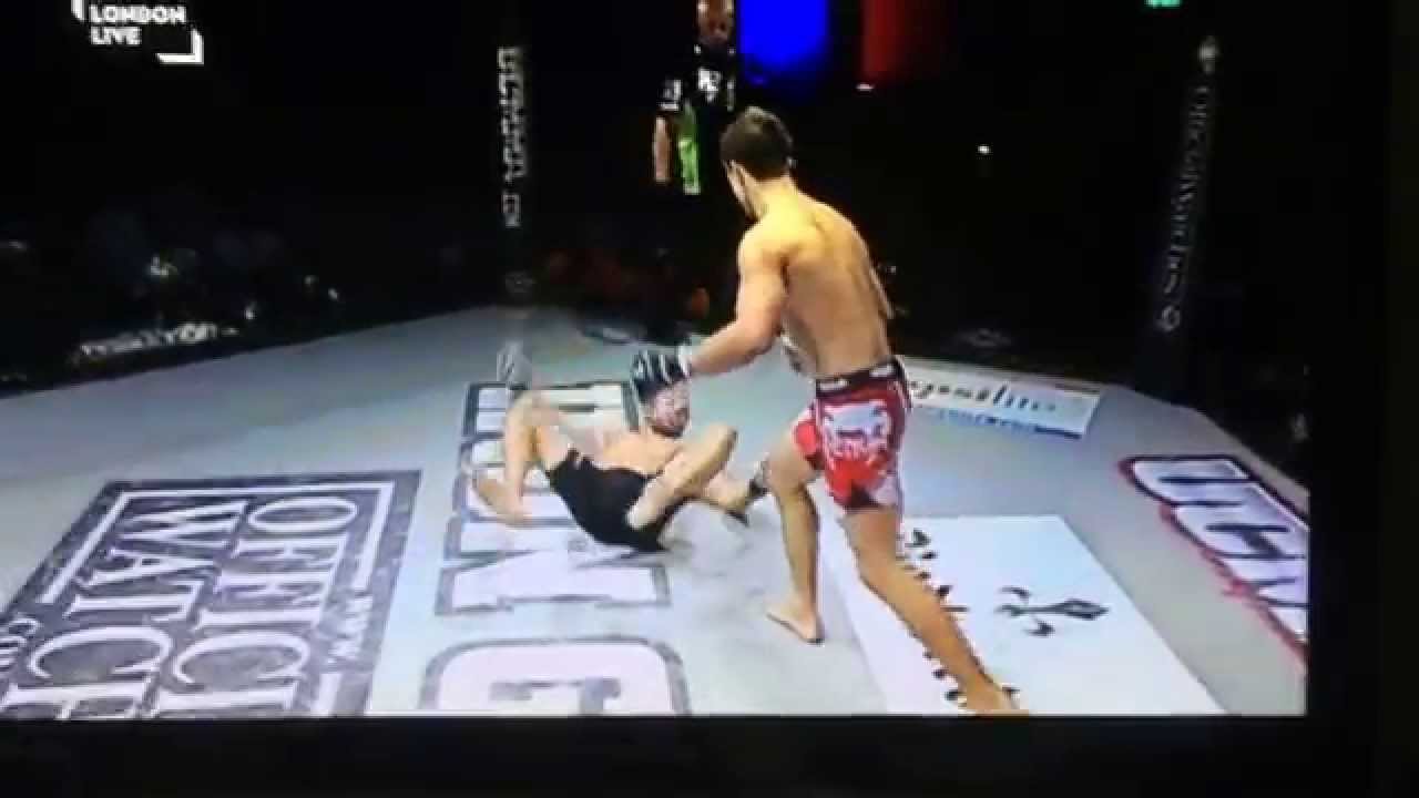 Alfie Davis Knocks out Kostadin Enev with Knee strike