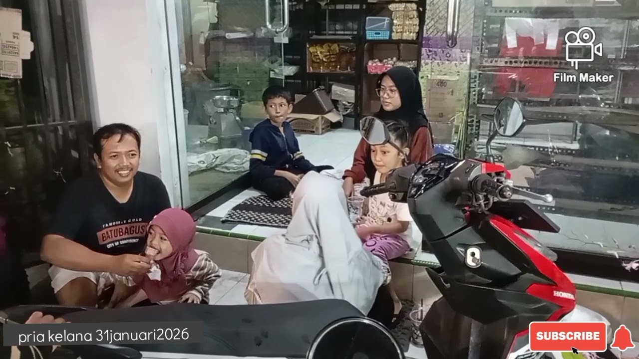 Depan rumah jadi pasar malem pria kelana