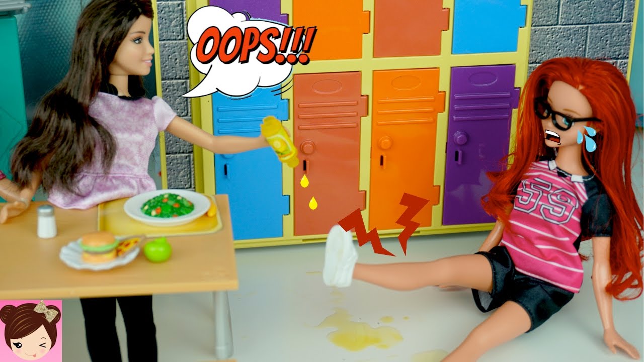 Disney Ariels Daughter Twists her Ankle - Prank Gone Wrong - Doll Story Royal High Ep7