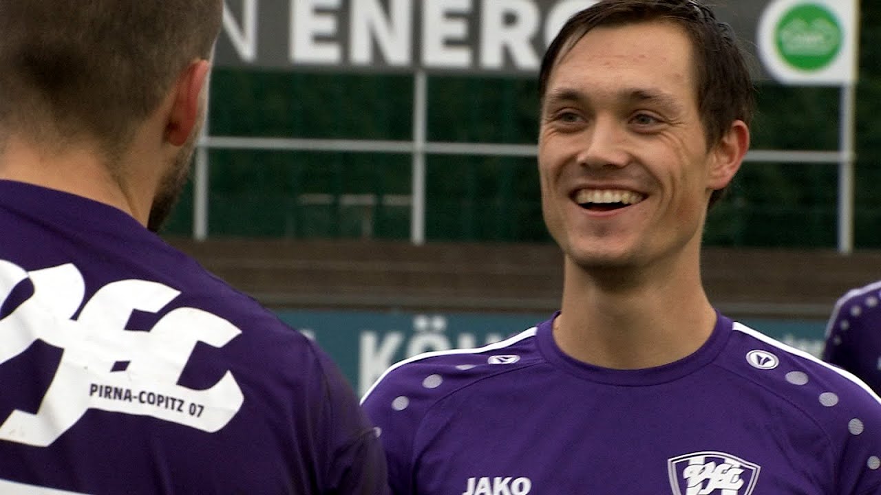 Schöner Fußball bei Schmuddelwetter