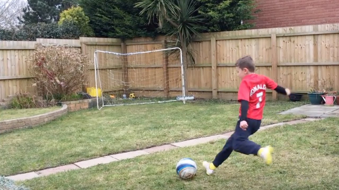 Recreating Famous Goals! - inc. Ronaldo, Bale, Pele!