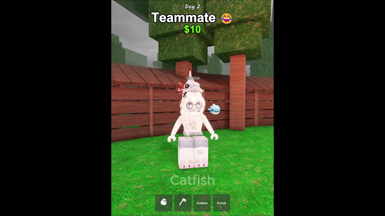 Товарищ по команде $1 против $100 😂 #99nightintheforest #roblox #usa