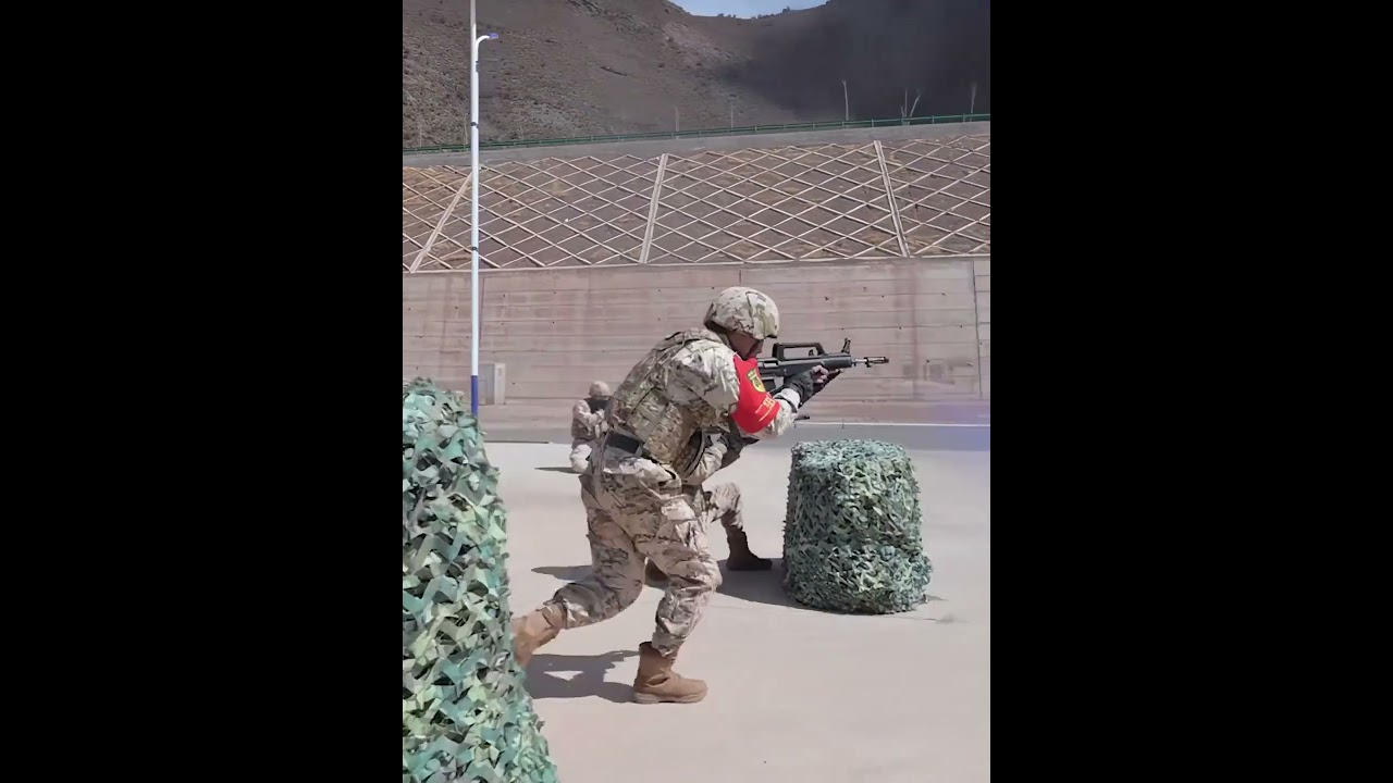 机器狗的&ldquo;灭蛙&rdquo;行动！｜中国西藏　演练　武警　警察故事　人工智能　巷战　#robot #dog #police #armedforces #ai #shorts #China #Xizang