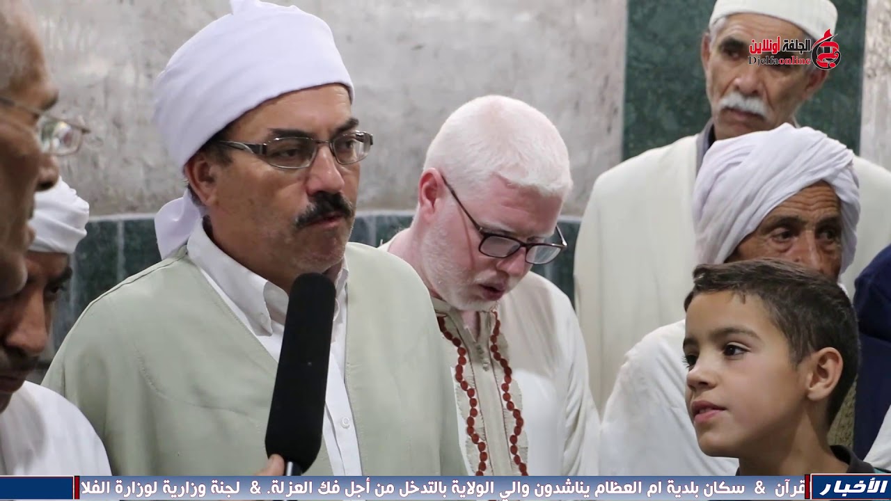 تكريم مقرئي القران الذين اقاموا صلاة التراويح بمسجد  الشيخ عبدالرحمان النعاس بدارالشيوخ
