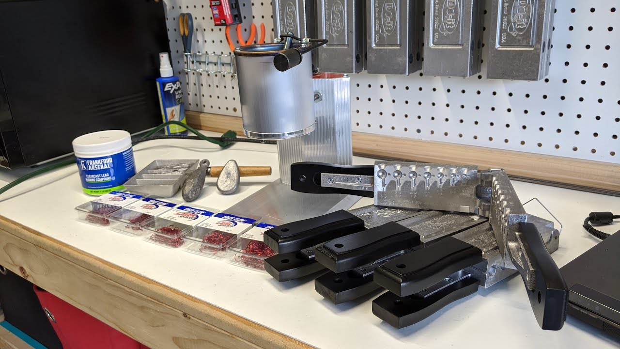 How To Pour HOMEMADE Lead Fishing Jigs! Real FIRST-TIME Experiences! DIY Fishing Tackle!