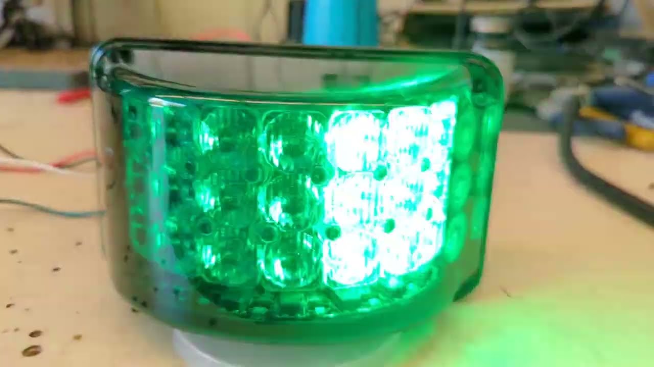 Whelen Rotabeam 600 pair in Green / Green