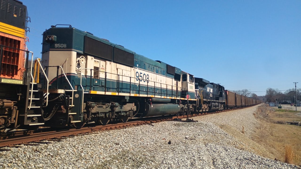 NS 733 with BNSF 9508 Executive on 2/28/26 in Scottsboro AL 