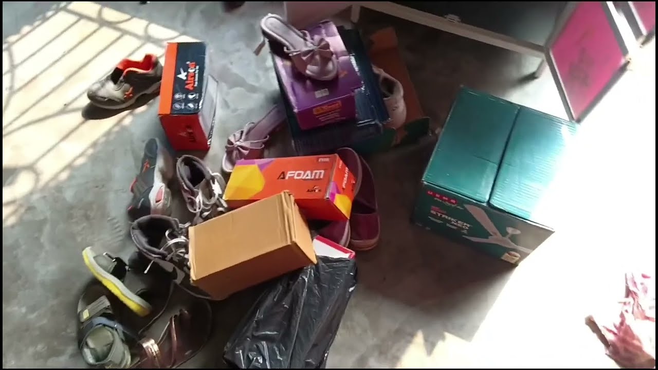 ঈদ উপলক্ষে রোজা করে ঘররের সব ফার্নিচার এলোমেলো করে আবার নতুন করে সাজিয়ে গুছিয়ে নতুন লুক দিলাম