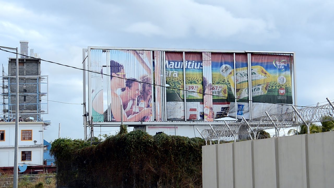 Riche-Terre: 700 &laquo;blinds&raquo; d&rsquo;un panneau publicitaire vol&eacute;es en pleine nuit