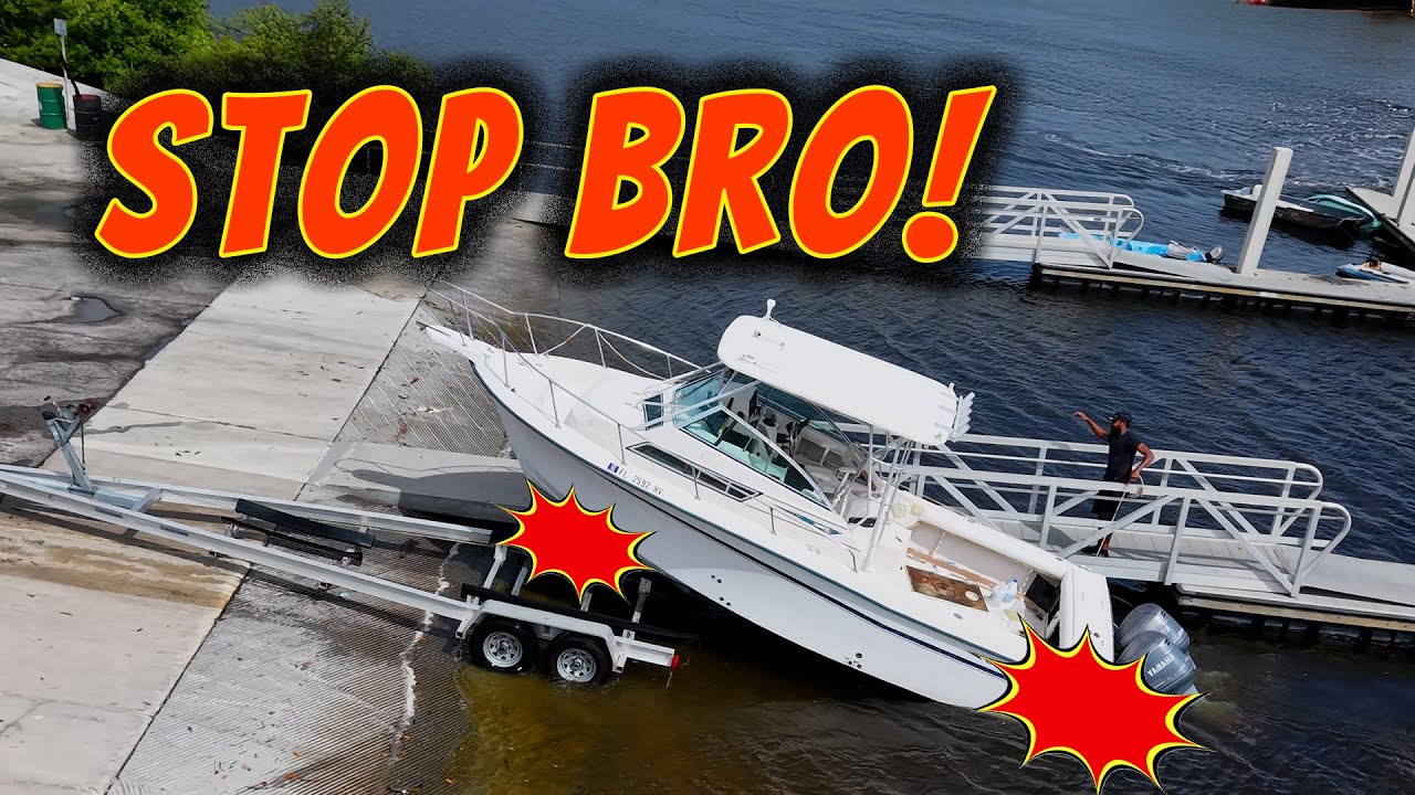 Boat Ramp Fail - He Should Have Stopped