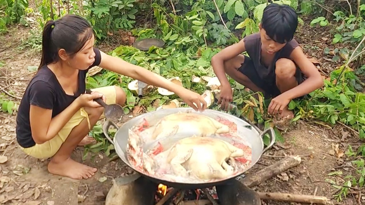 Cooking Fast Chicken Soup Spicy Recipe & eating for lunch