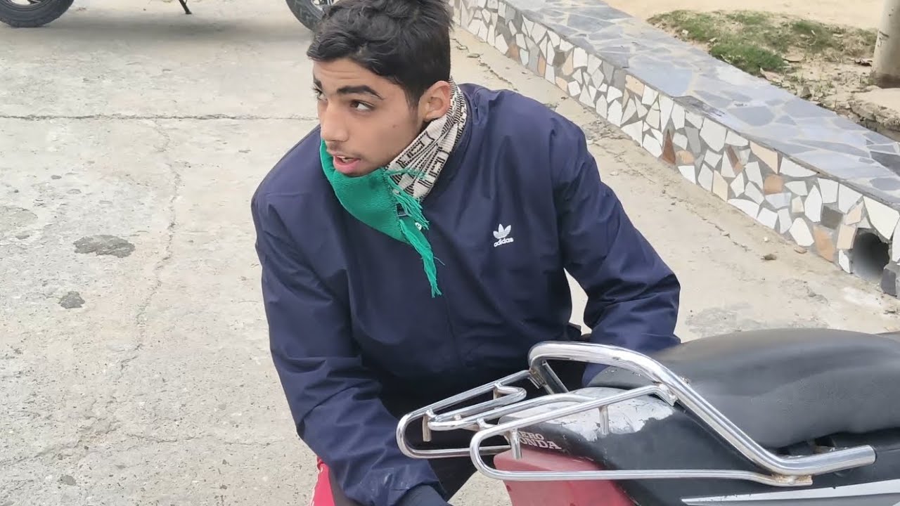 Subah subah yash ganja ko kia tang 😂😂