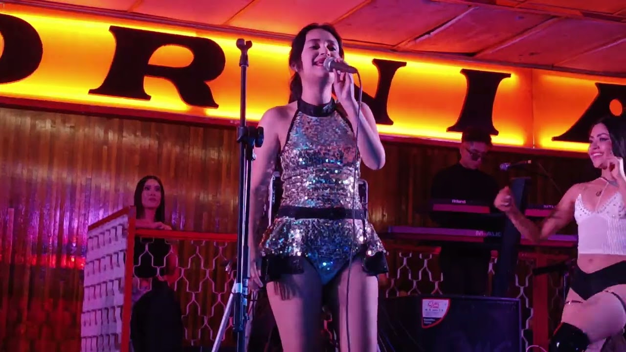 Yanet Guadalupe Estupido En Salón California Dancing Club 