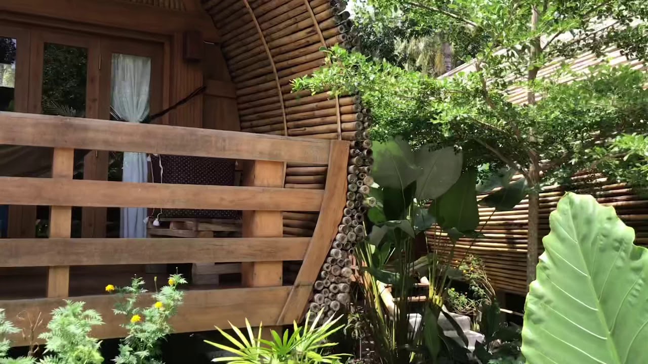 Lagoona Beach Batukaras | Surf Resorts Batukaras