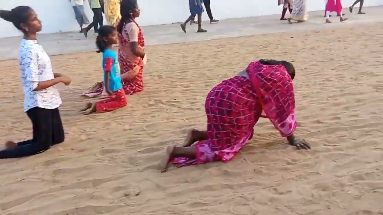 மாதா குள சிலுவைபாதை பக்தர்கள் 19.4.25 ஈஸ்டர் அன்று