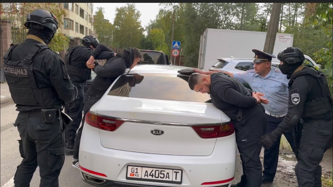 Блогер Парвиз Жесткое задержание с холодным оружием❗️