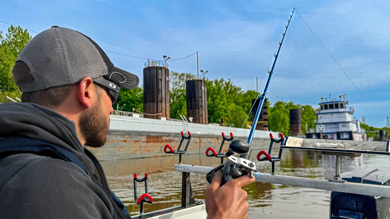 Fishing Around Barges For Monster Catfish | BIG FISH CAUGHT