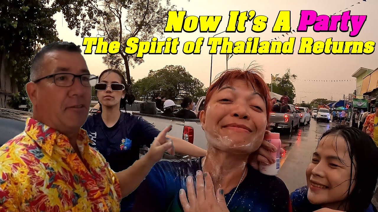 All Smiles!! The Spirit Of Thailand, Let's Party....