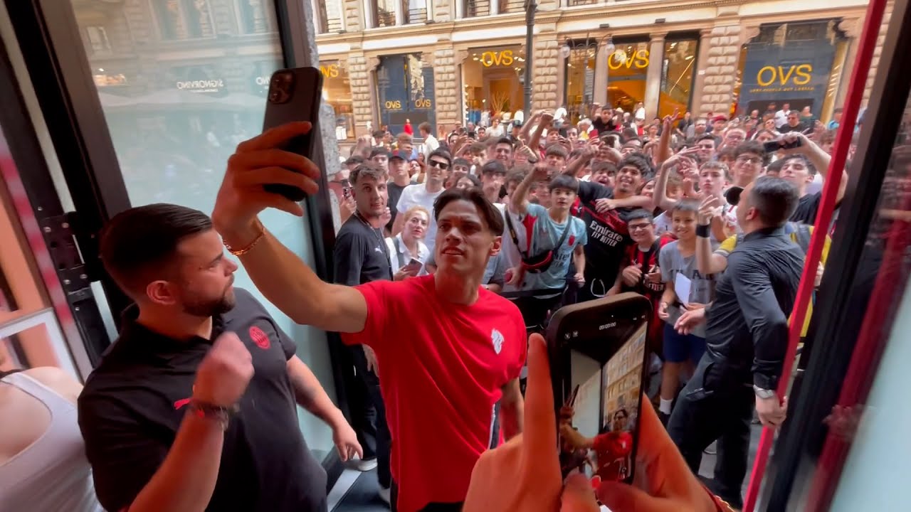 Milan, Samuele Ricci incontra i suoi nuovi tifosi allo Store rossonero