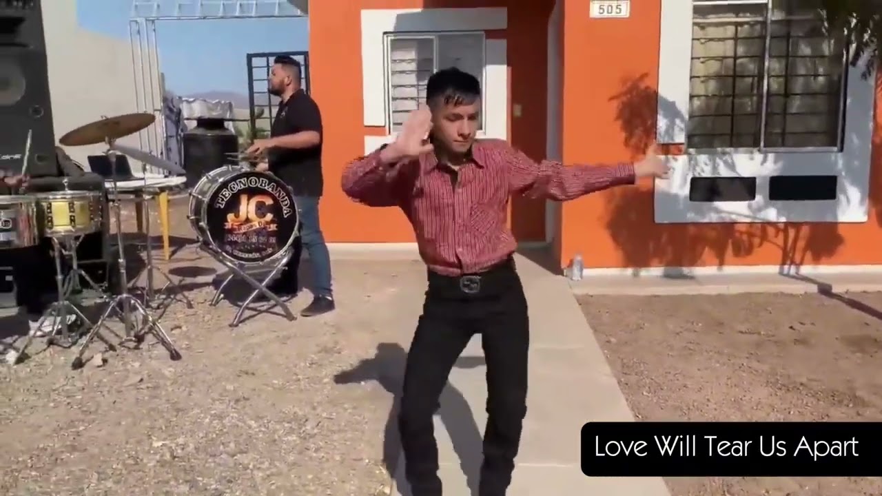 Ian Curtis mexicano: Carlitos el Solovino