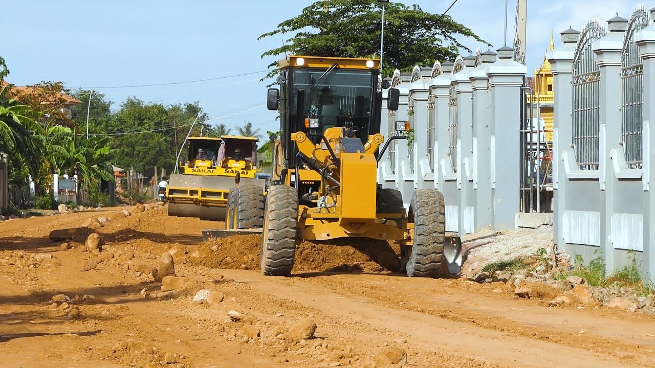 Incredible Step-By-Step Pushing Soil Process By Heavy Equipment Machines SANYSTG190C-8S Grader
