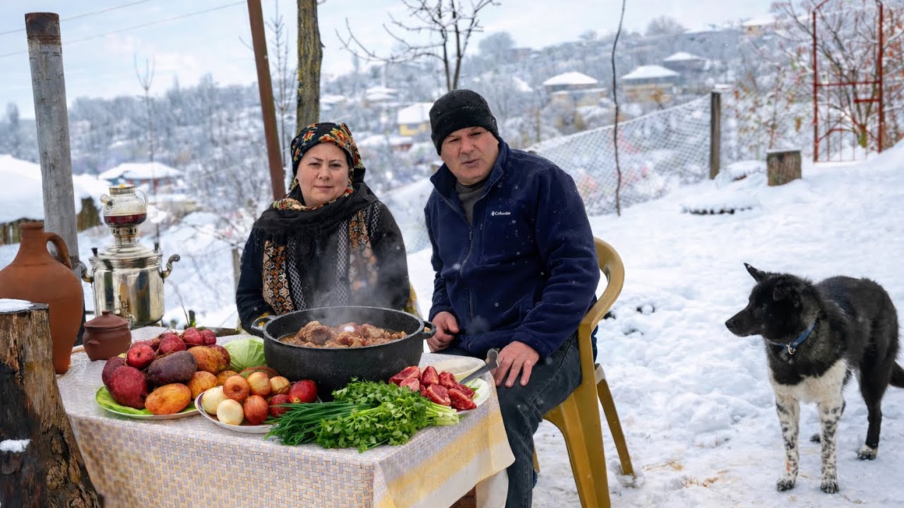 Украинский борщ в зимнюю погоду.Вкусно и тепло | Ukrainian borscht in winter weather.Tasty and warm.