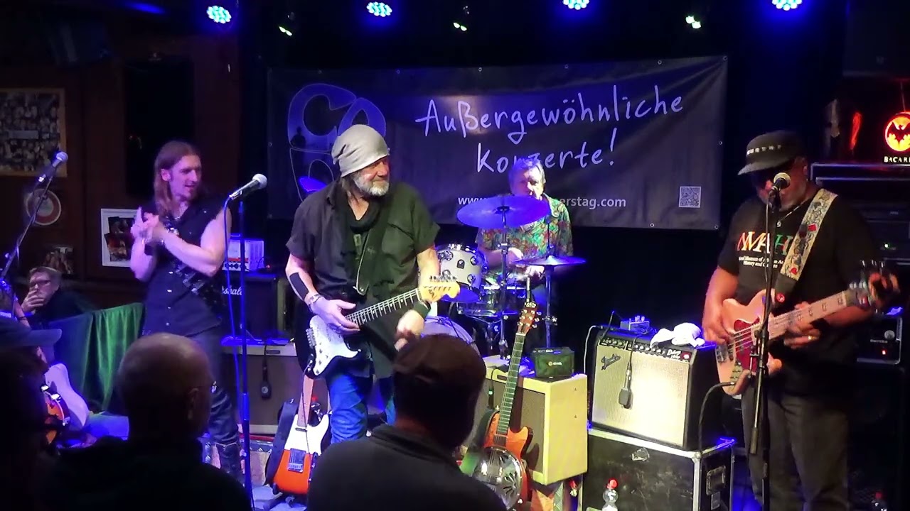Hamburg Blues Band feat. Will Wilde - Howlin' At The Moon