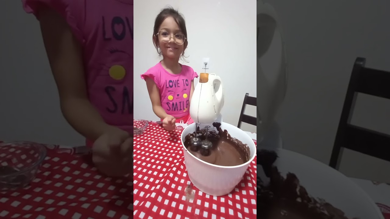 Bolo de chocolate da Manuela 😋 