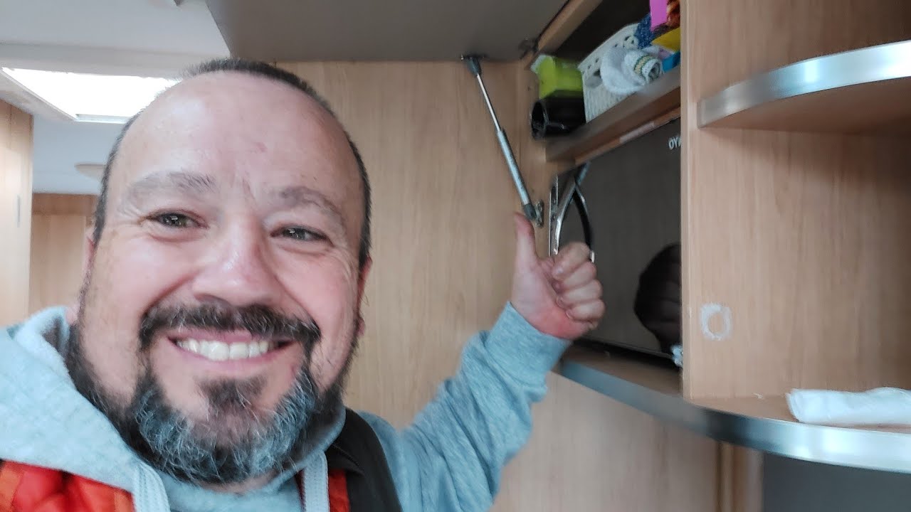 Today we fitted a new Gas Strut. #coachmancaravan #B&Q #caravans #Gasstrut #youtube #carvaning