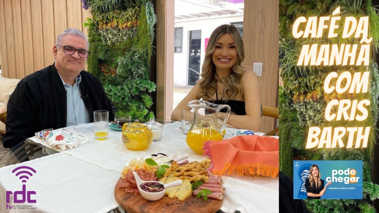O jornalista RENATO MARTINS, toma café da manhã com CRIS BARTH, no 