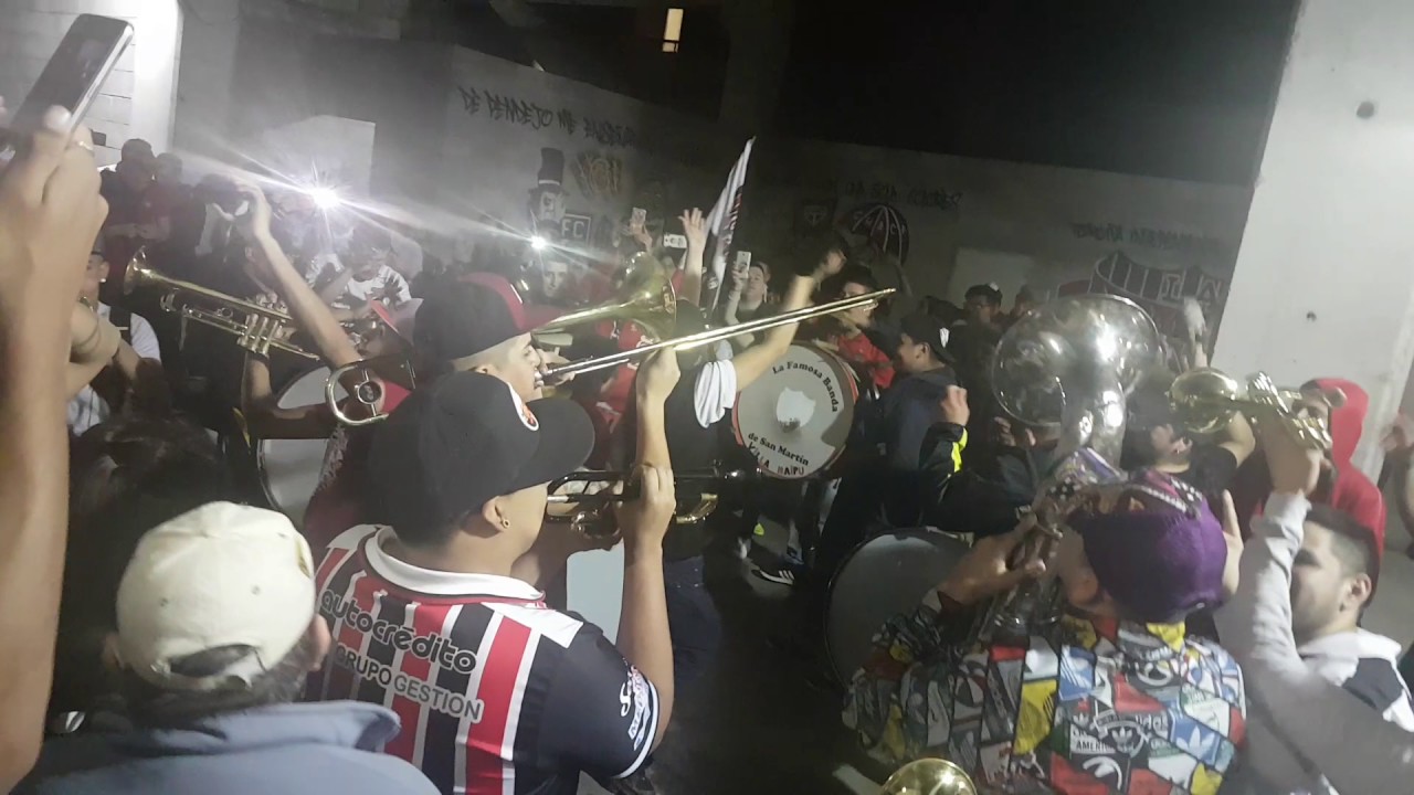 🔥La famosa banda de San martin a todo ritmo🔥Post Partido-Chacarita3-santamarina0-2017