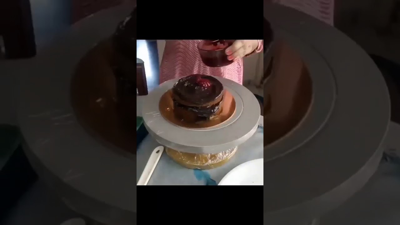 What Goes Inside Chocolate Strawberry Cake | ArifeOnline | #Arifcaketoolshop #arifeOnline