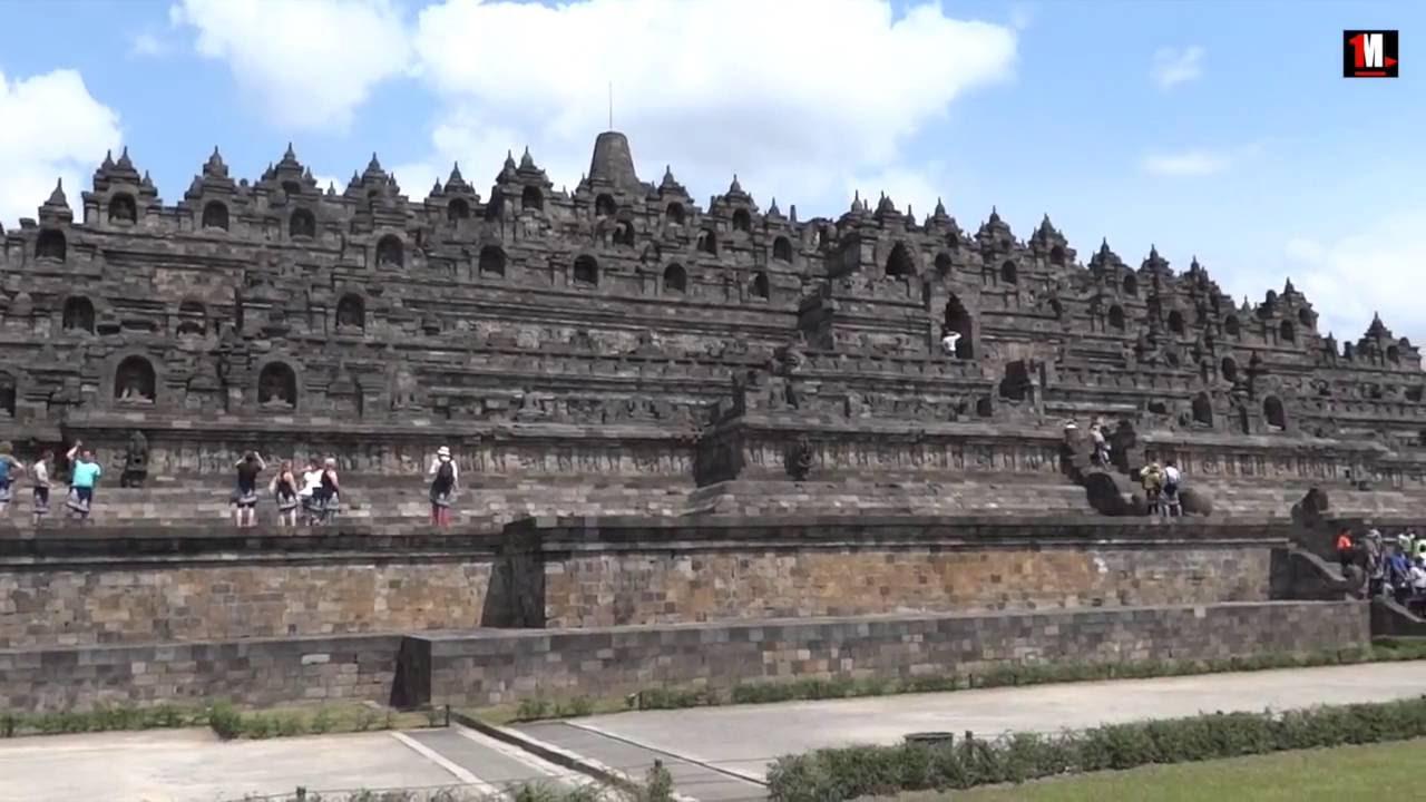 Borobudur: World's Largest Buddhist Temple Java Indonesia | 1MinuteDoc