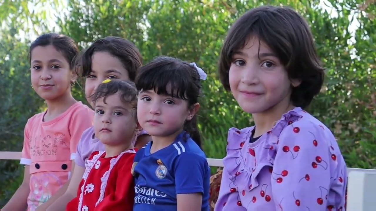 شاب من تلعفر عمل اكبر حديقة بالمنطقة أمام بيته وهو في يد 🤚 واحدة